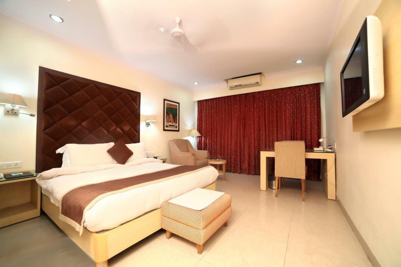 Chryso Hotels Pvt Ltd Ankleshwar 외부 사진